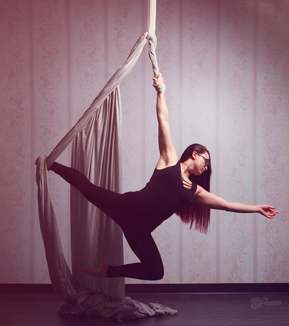 Alicia - Aerial Silks Instructor